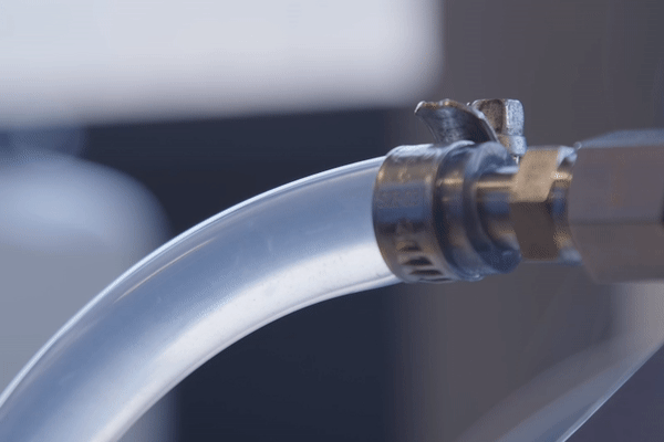 Fluid delivery and cavitation effects on suction connectors